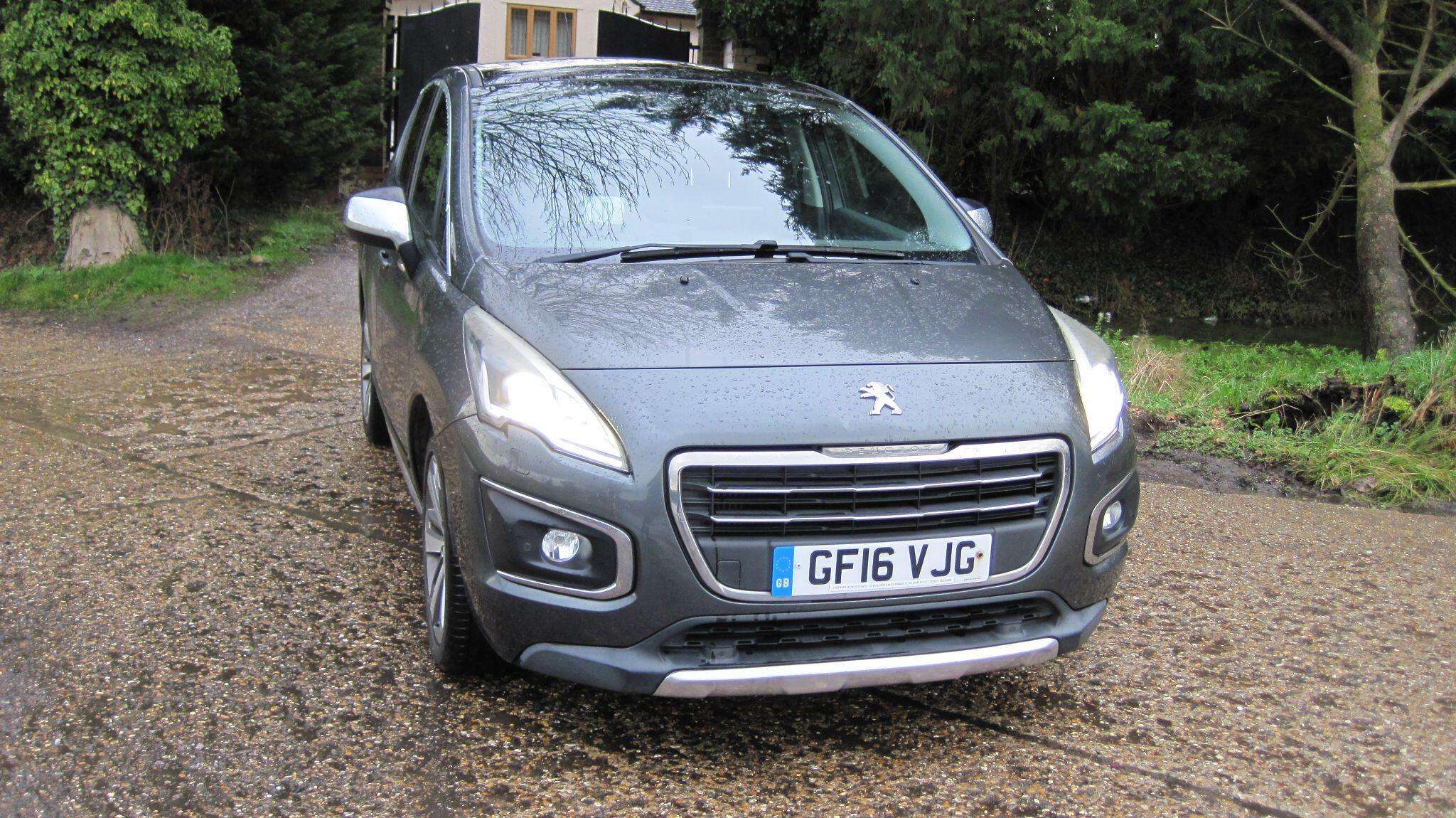 A 2016 PEUGEOT 3008 1.2 PureTech Allure Euro 6 (s/s) 5dr A 2016 PEUGEOT 3008 1.2 PureTech Allure Euro 6 (s/s) 5dr