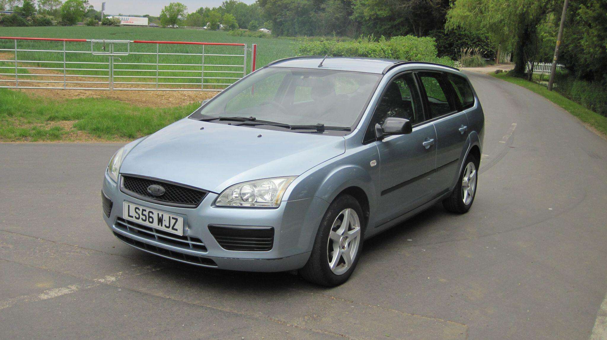 A 2006 FORD FOCUS 1.6 LX 5dr A 2006 FORD FOCUS 1.6 LX 5dr