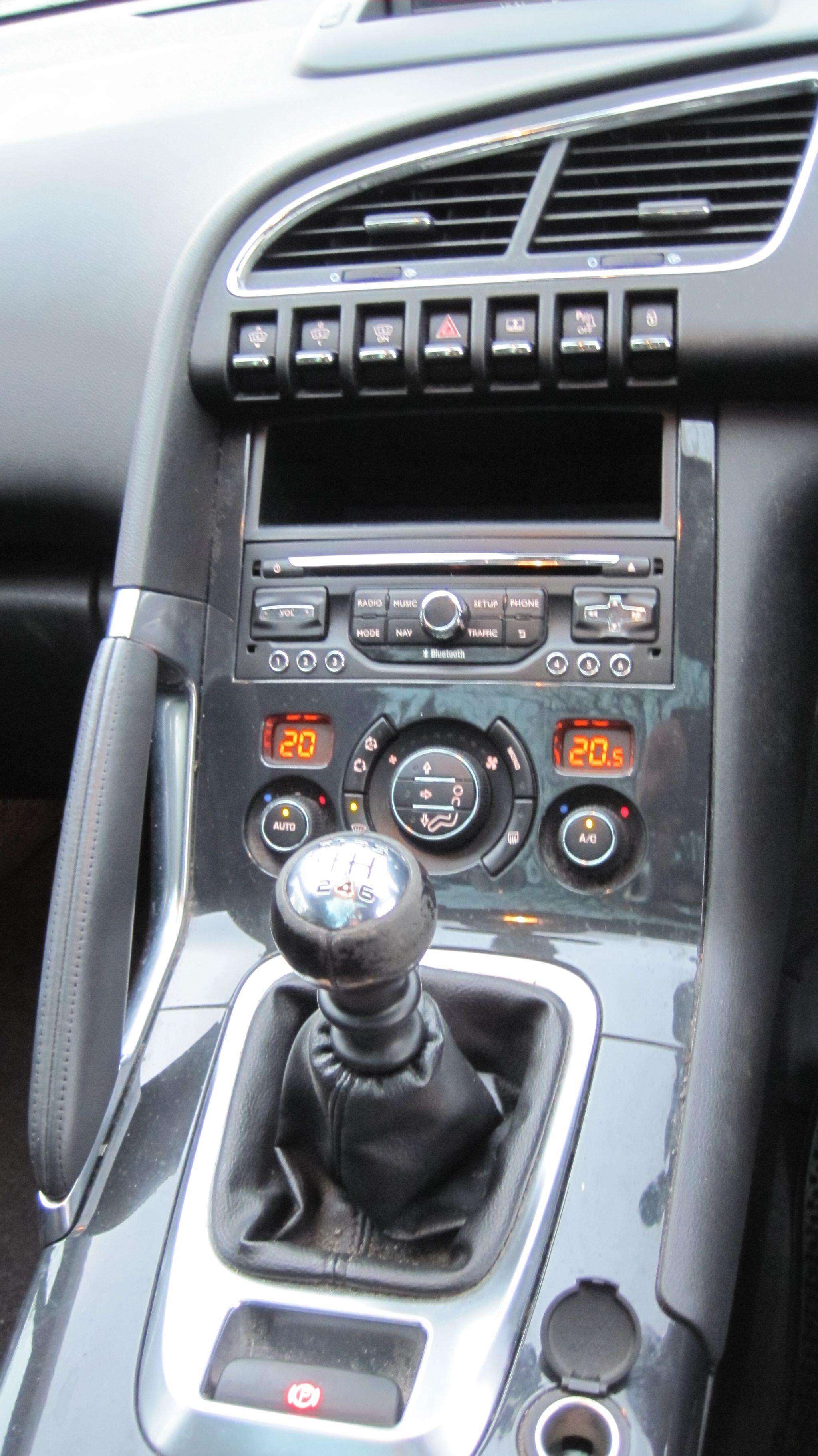 2016 PEUGEOT 3008 2016 PEUGEOT 3008