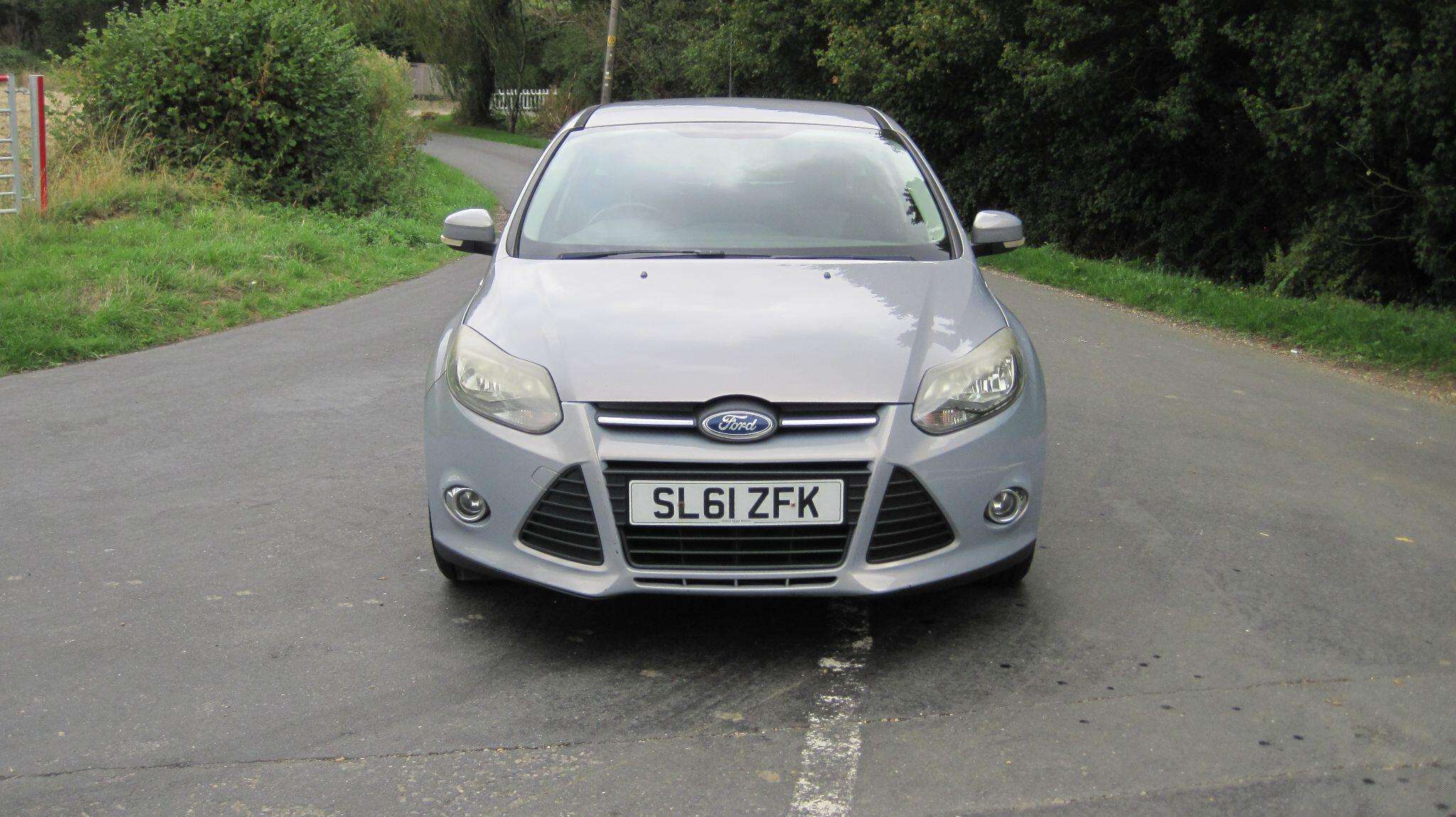 A 2011 FORD FOCUS 1.6 Zetec Euro 5 5dr A 2011 FORD FOCUS 1.6 Zetec Euro 5 5dr