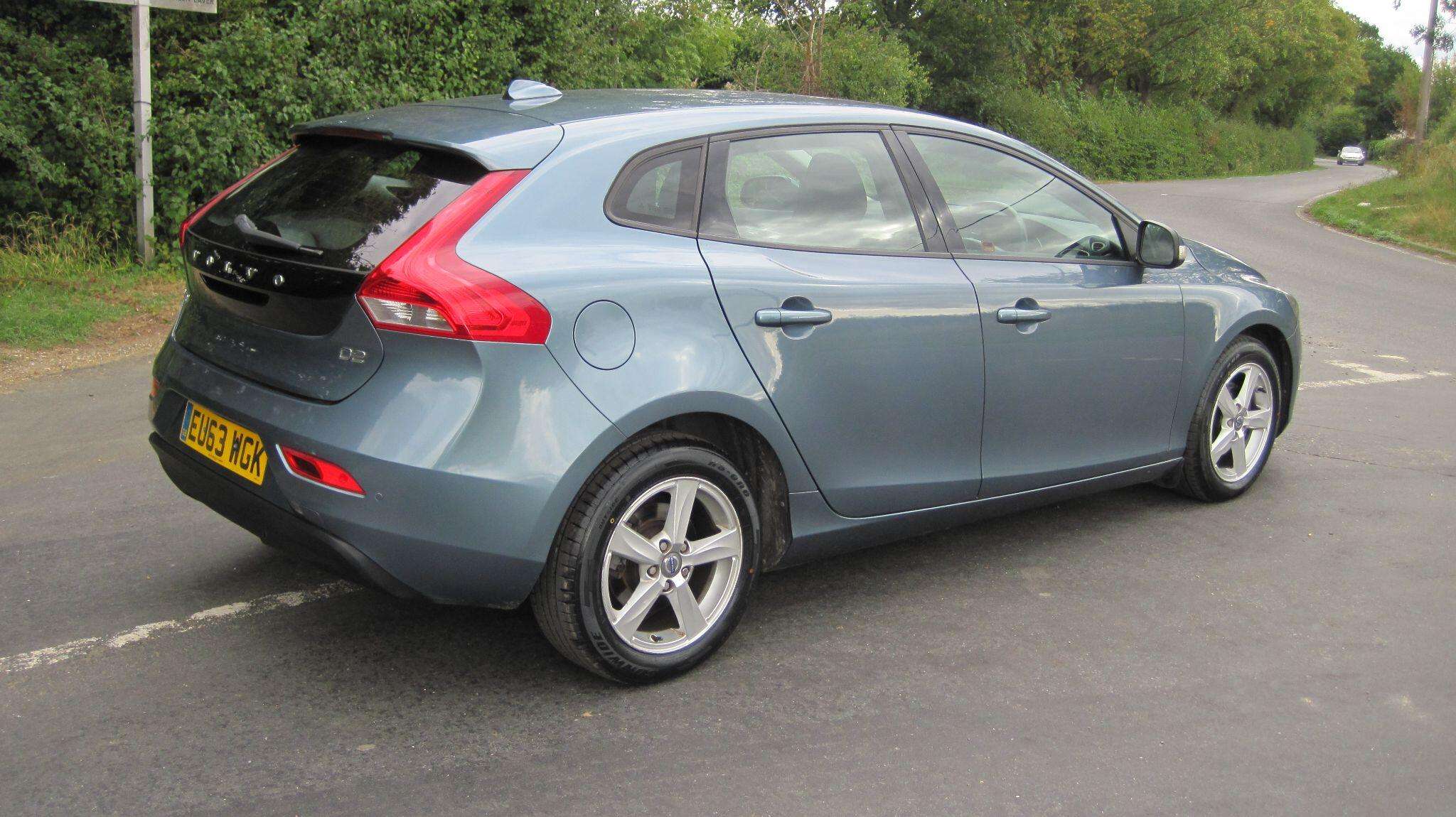 2013 VOLVO V40 2013 VOLVO V40