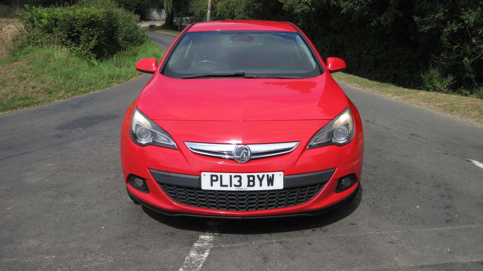 A 2013 VAUXHALL ASTRA 1.4T SRi Euro 5 (s/s) 3dr A 2013 VAUXHALL ASTRA 1.4T SRi Euro 5 (s/s) 3dr