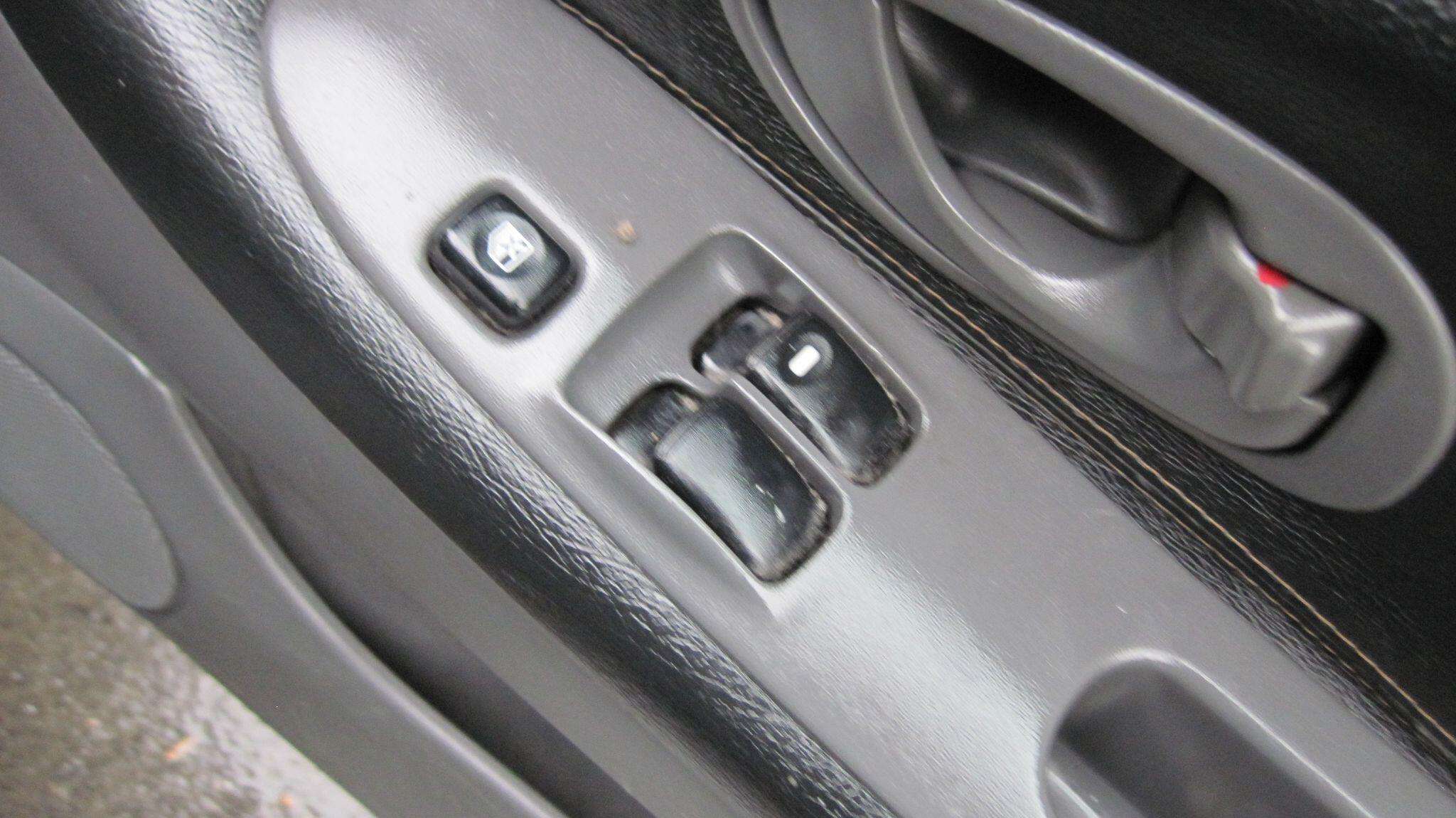 2002 MITSUBISHI COLT 2002 MITSUBISHI COLT