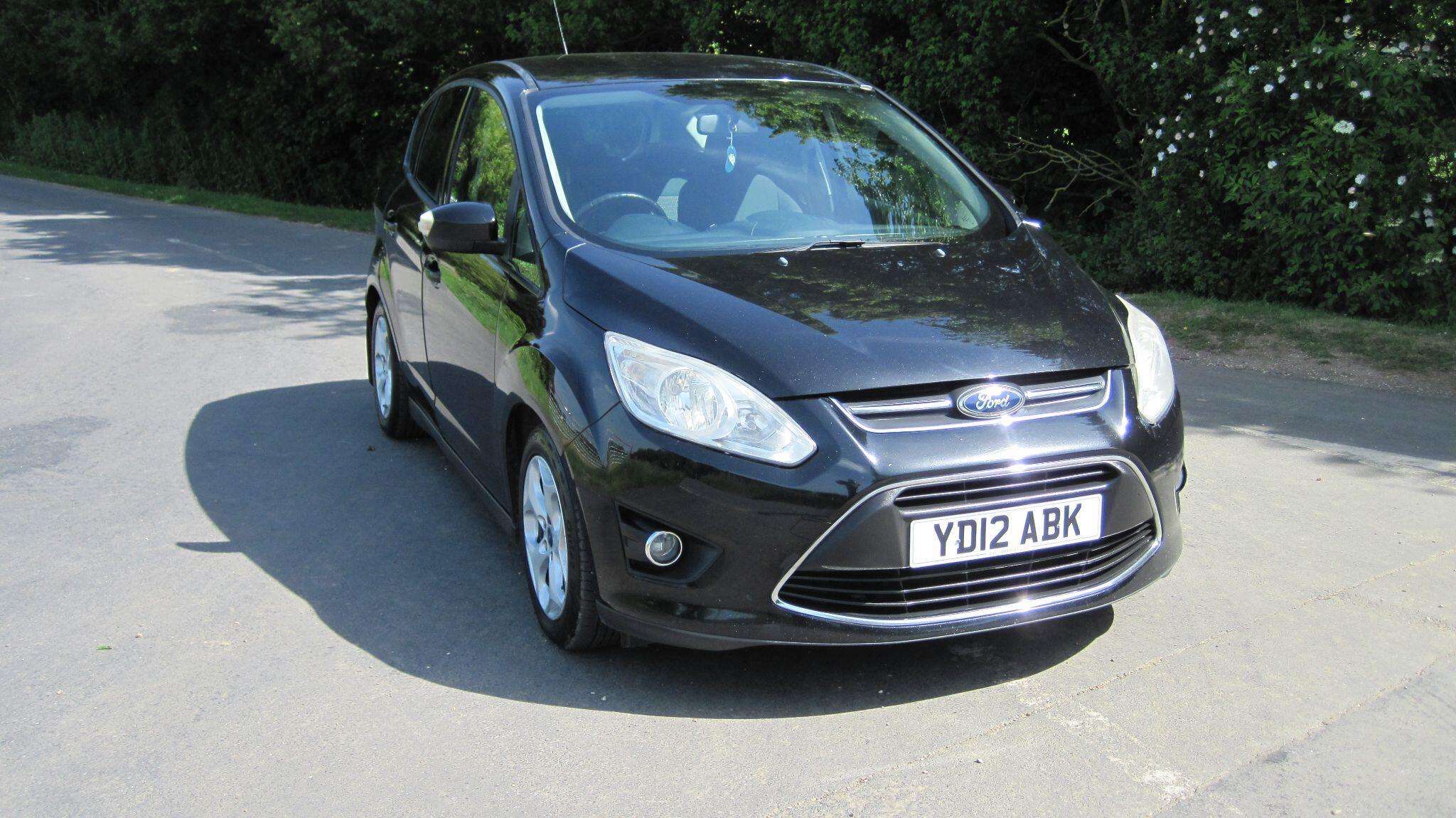 A 2012 FORD C-MAX 1.6 TDCi Zetec Euro 5 5dr A 2012 FORD C-MAX 1.6 TDCi Zetec Euro 5 5dr