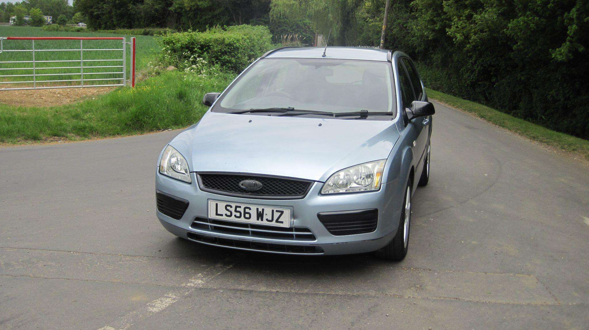 A 2006 FORD FOCUS 1.6 LX 5dr A 2006 FORD FOCUS 1.6 LX 5dr