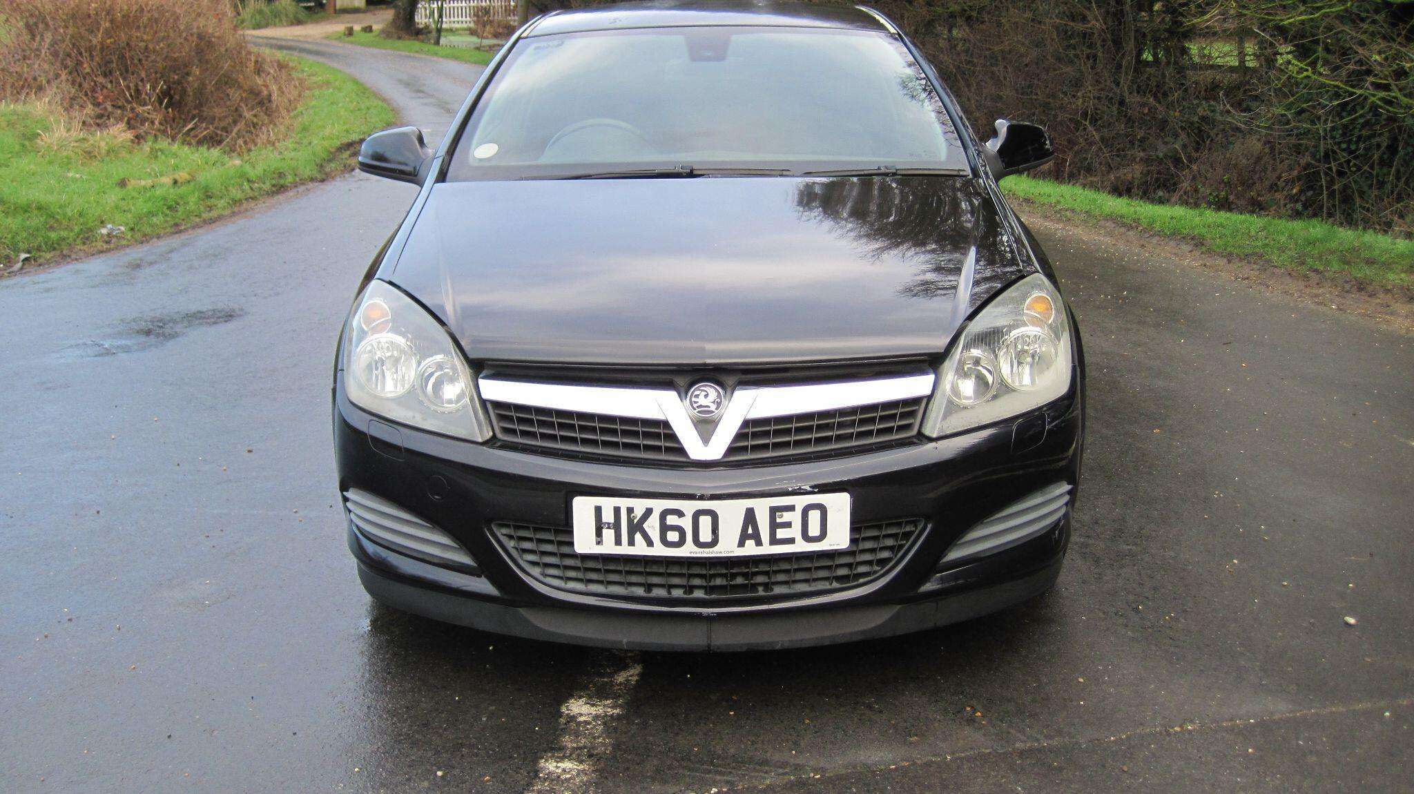 A 2010 VAUXHALL ASTRA 1.6i 16v Exclusiv Sport Hatch 3dr A 2010 VAUXHALL ASTRA 1.6i 16v Exclusiv Sport Hatch 3dr