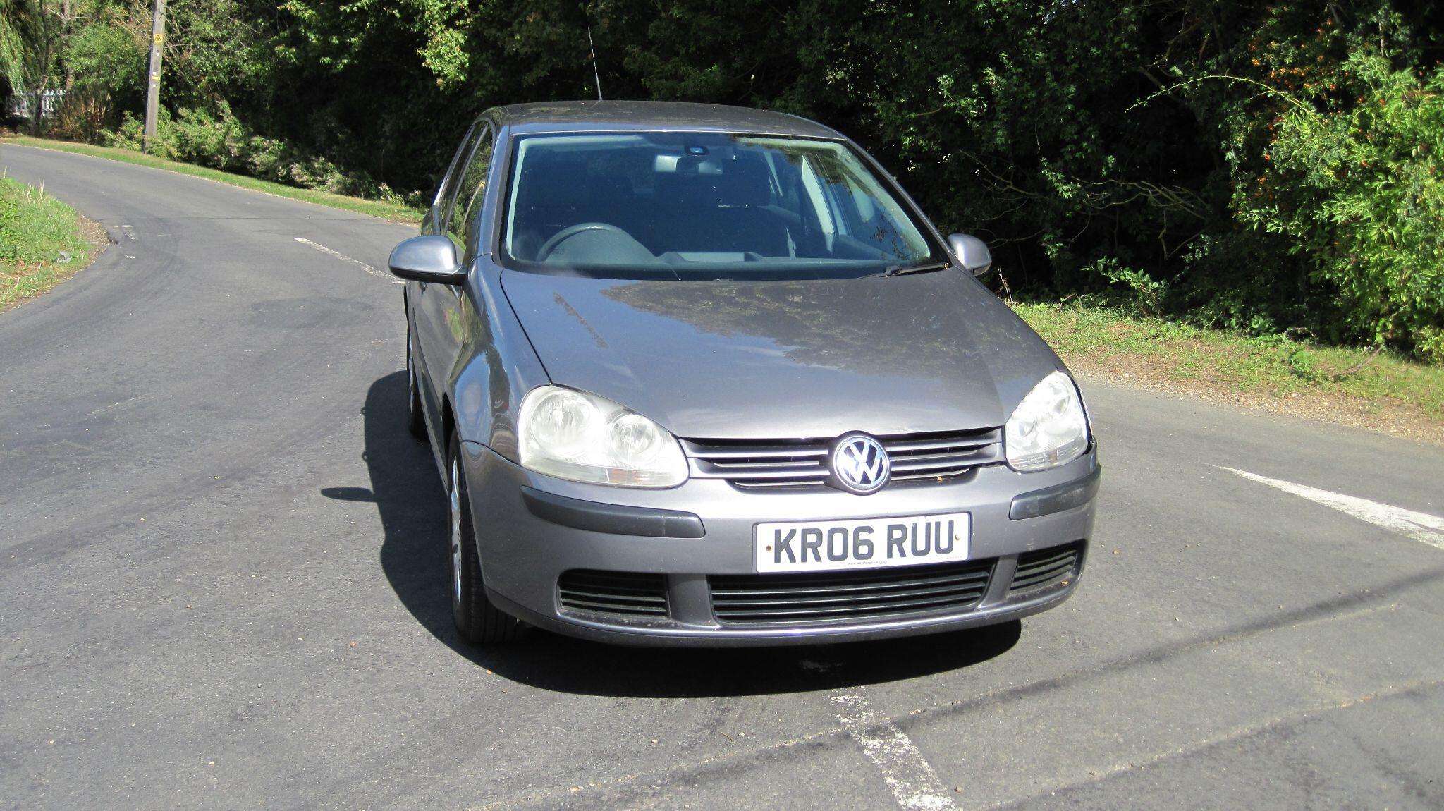 A 2006 VOLKSWAGEN GOLF 1.6 FSI SE 5dr A 2006 VOLKSWAGEN GOLF 1.6 FSI SE 5dr
