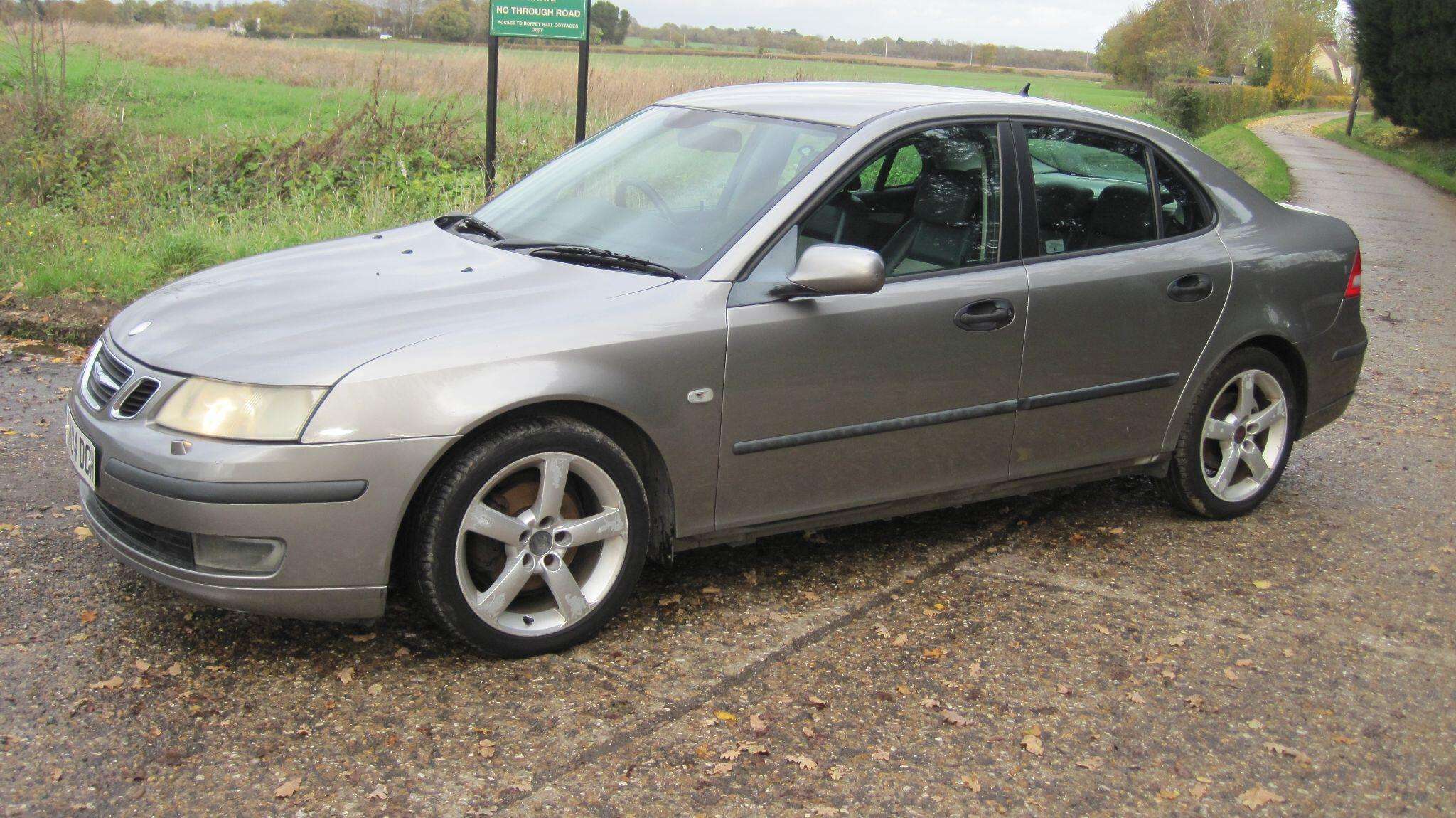 2004 SAAB 9-3 2004 SAAB 9-3