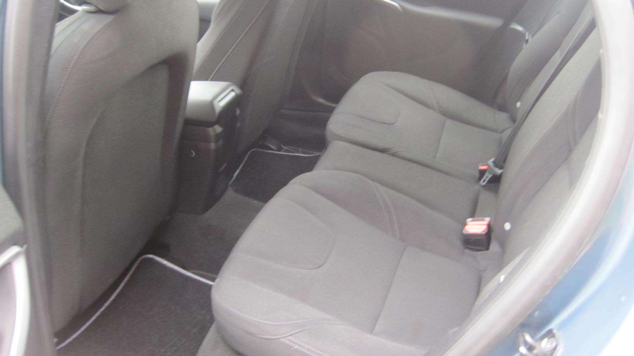 2013 VOLVO V40 2013 VOLVO V40