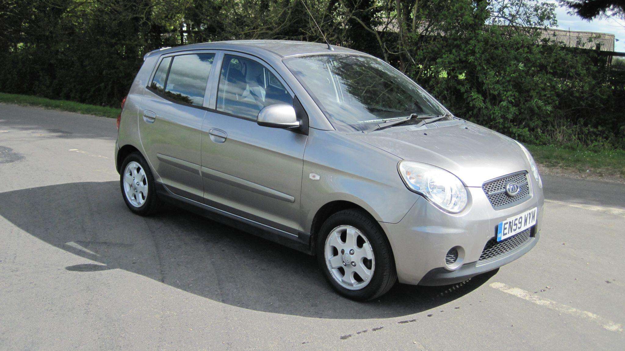 A 2010 KIA PICANTO 1.1 Graphite 5dr A 2010 KIA PICANTO 1.1 Graphite 5dr