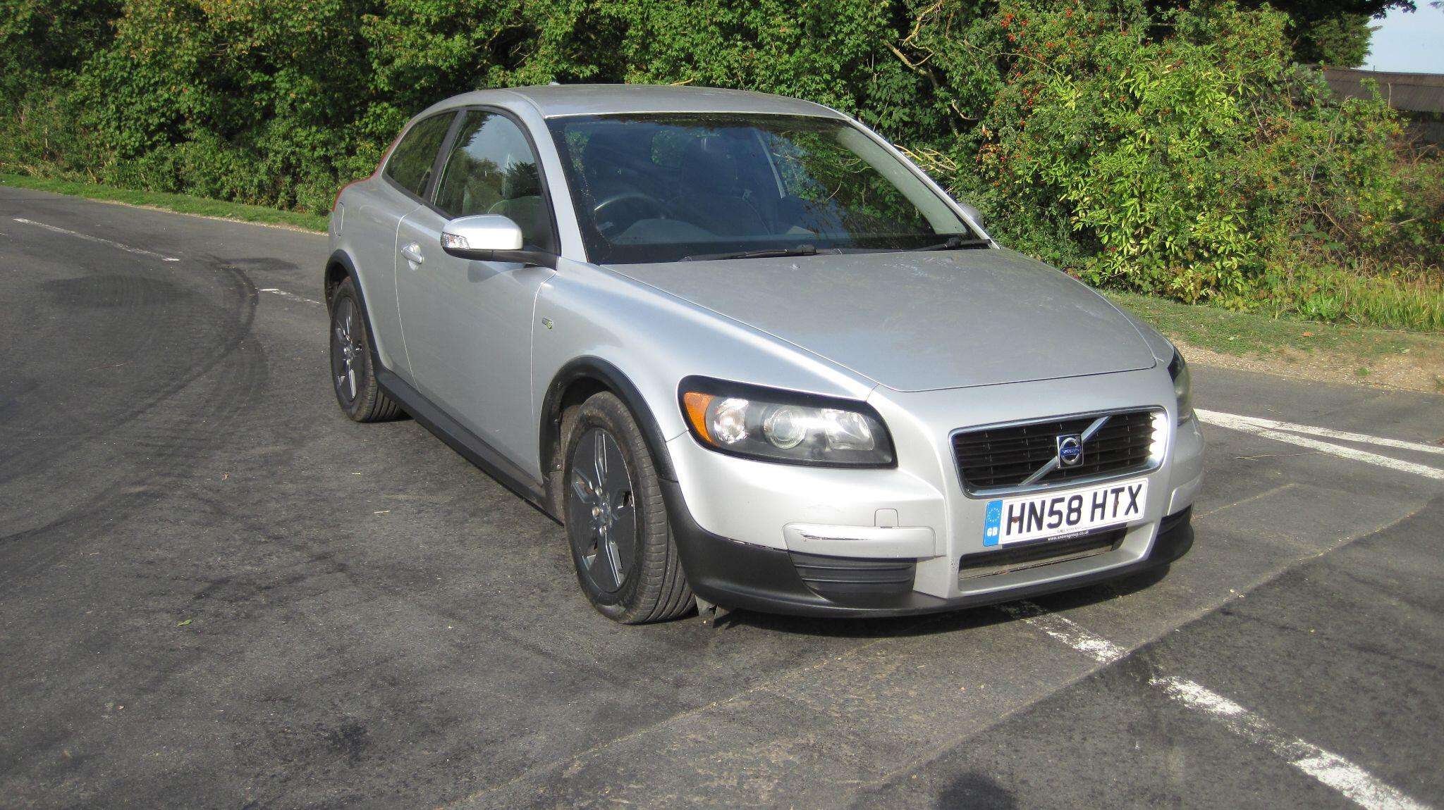 A 2009 VOLVO C30 1.6D DRIVe S 2dr A 2009 VOLVO C30 1.6D DRIVe S 2dr