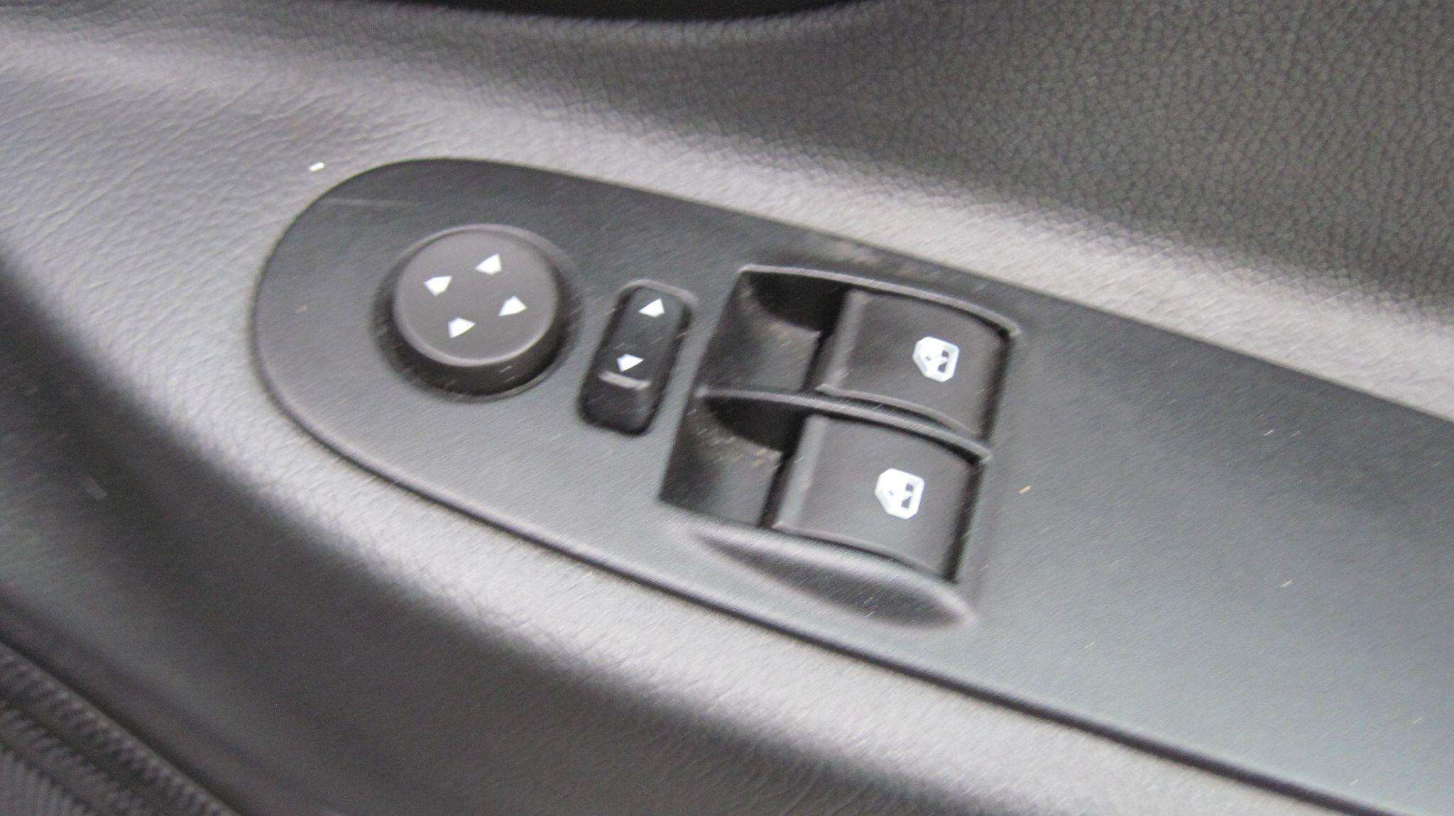 2013 CHRYSLER YPSILON 2013 CHRYSLER YPSILON