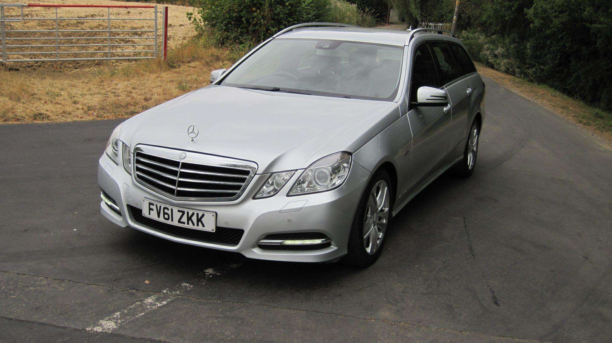 A 2011 MERCEDES-BENZ E CLASS 2.1 E250 CDI BlueEfficiency Avantgarde Edition 125 G-Tronic+ Euro 5 (s/s) 5dr A 2011 MERCEDES-BENZ E CLASS 2.1 E250 CDI BlueEfficiency Avantgarde Edition 125 G-Tronic+ Euro 5 (s/s) 5dr
