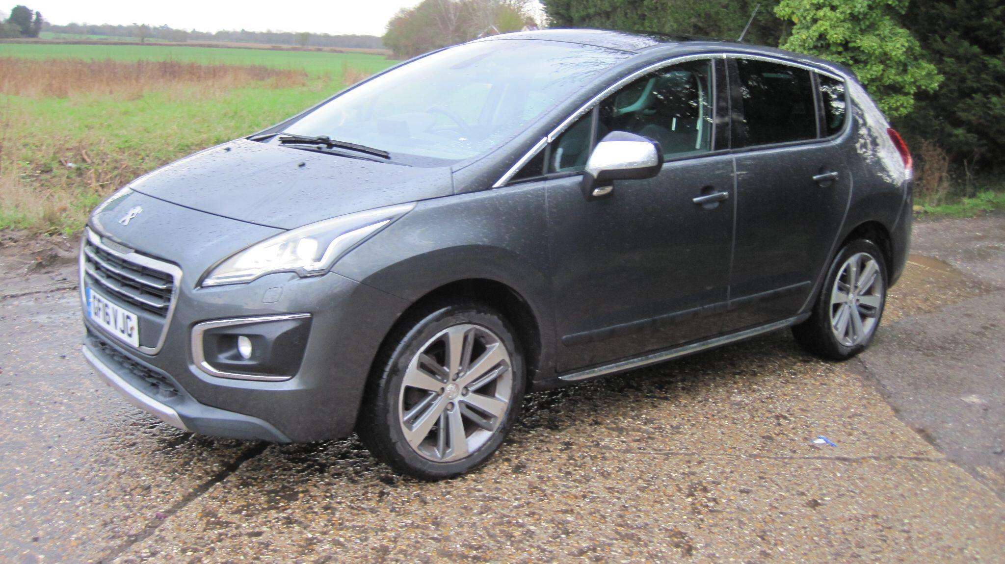 A 2016 PEUGEOT 3008 1.2 PureTech Allure Euro 6 (s/s) 5dr A 2016 PEUGEOT 3008 1.2 PureTech Allure Euro 6 (s/s) 5dr