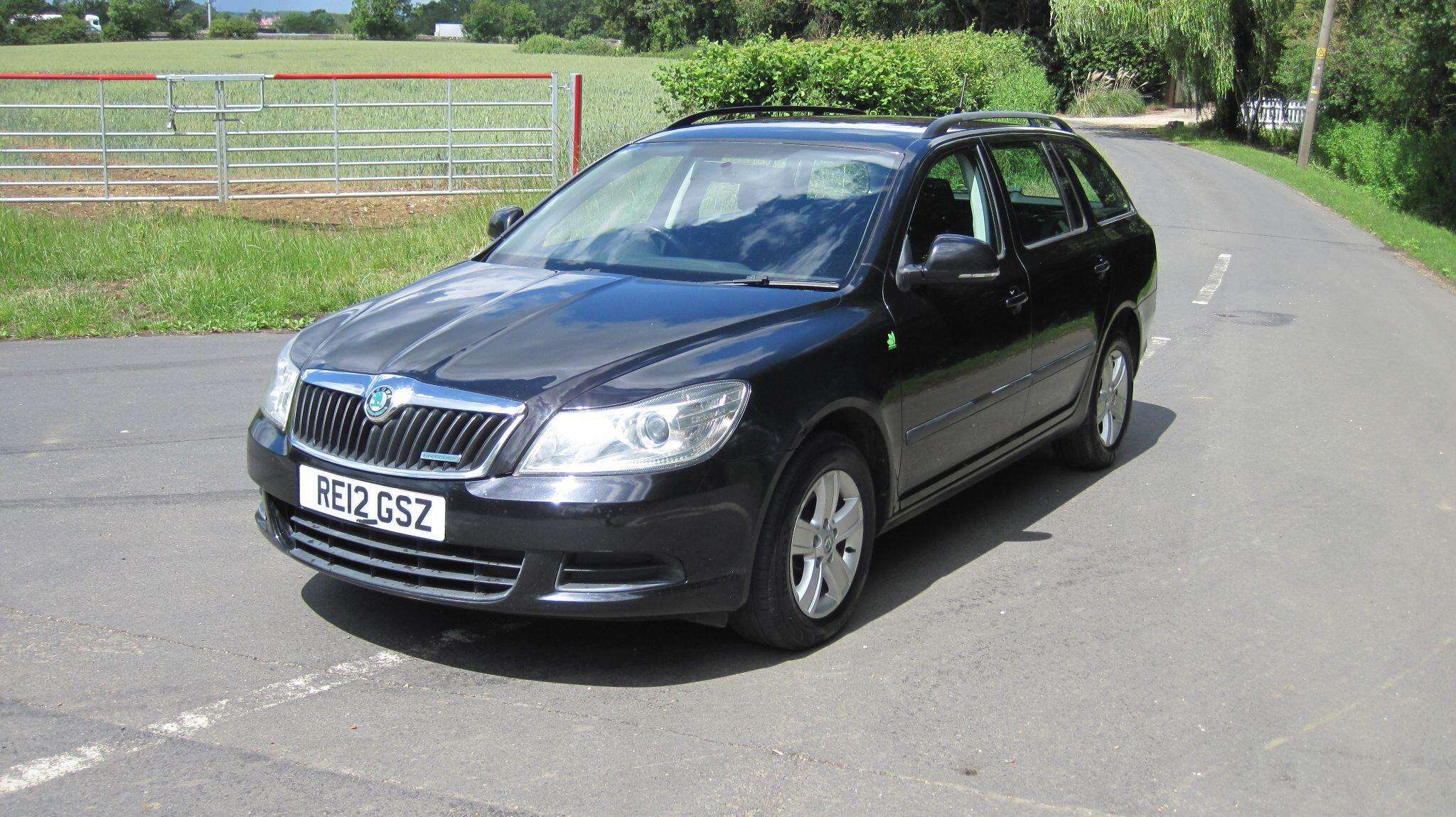 A 2012 SKODA OCTAVIA 1.6 TDI GreenLine II Euro 5 (s/s) 5dr A 2012 SKODA OCTAVIA 1.6 TDI GreenLine II Euro 5 (s/s) 5dr