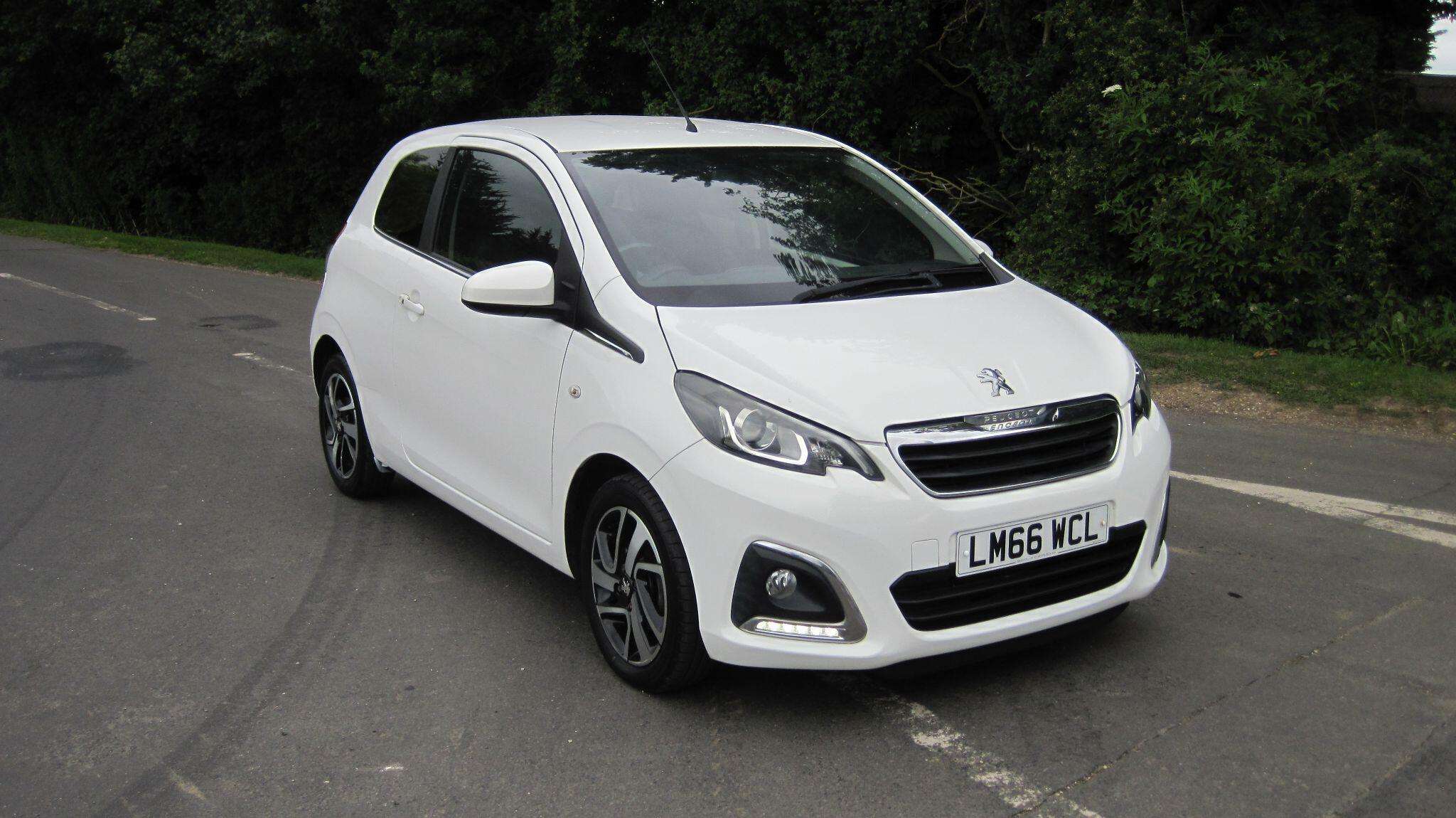 A 2016 PEUGEOT 108 1.2 PureTech Allure Euro 6 3dr A 2016 PEUGEOT 108 1.2 PureTech Allure Euro 6 3dr