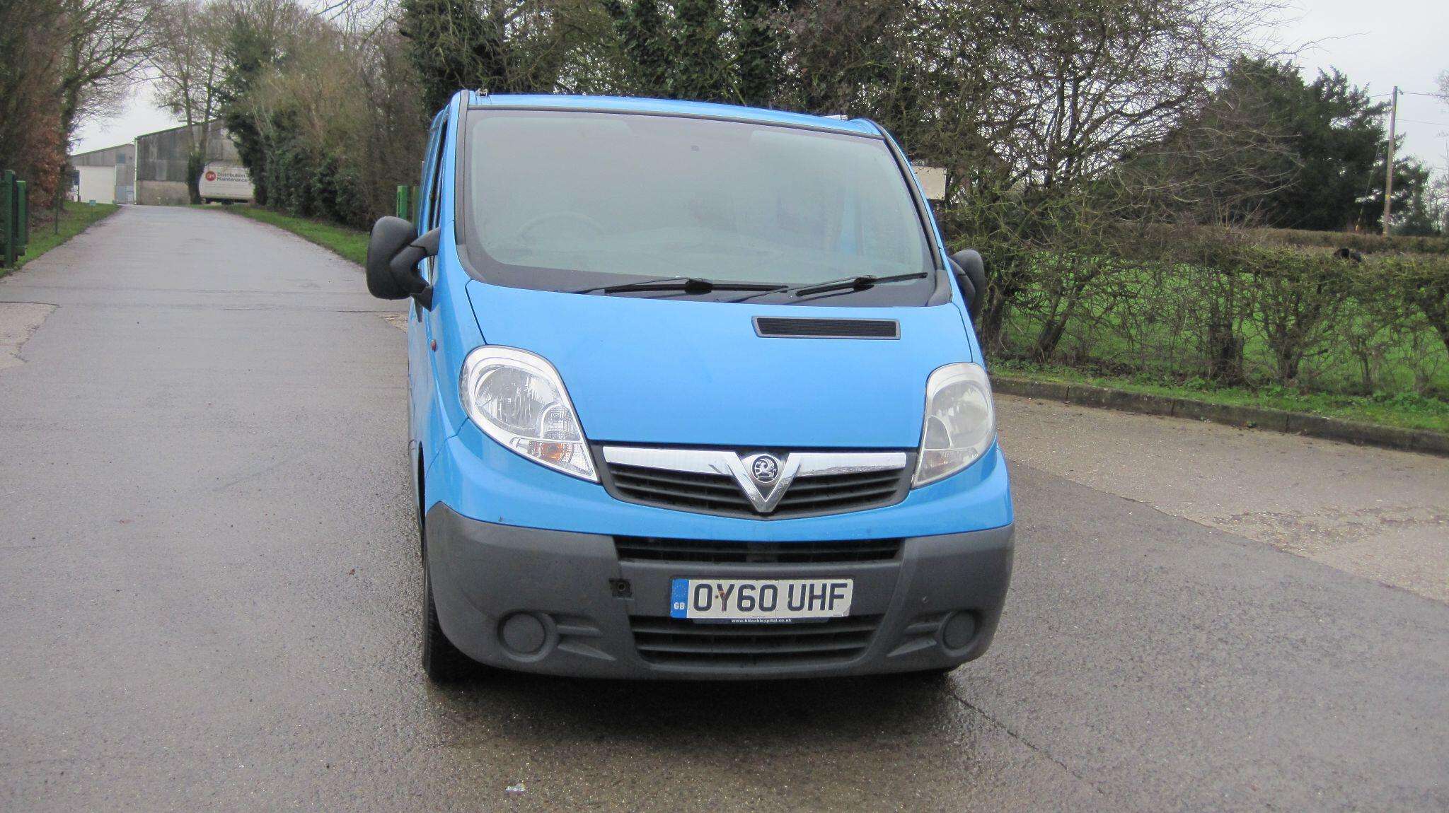 A 2010 VAUXHALL VIVARO 2.0 2900 CDTi FWD L3 4dr A 2010 VAUXHALL VIVARO 2.0 2900 CDTi FWD L3 4dr