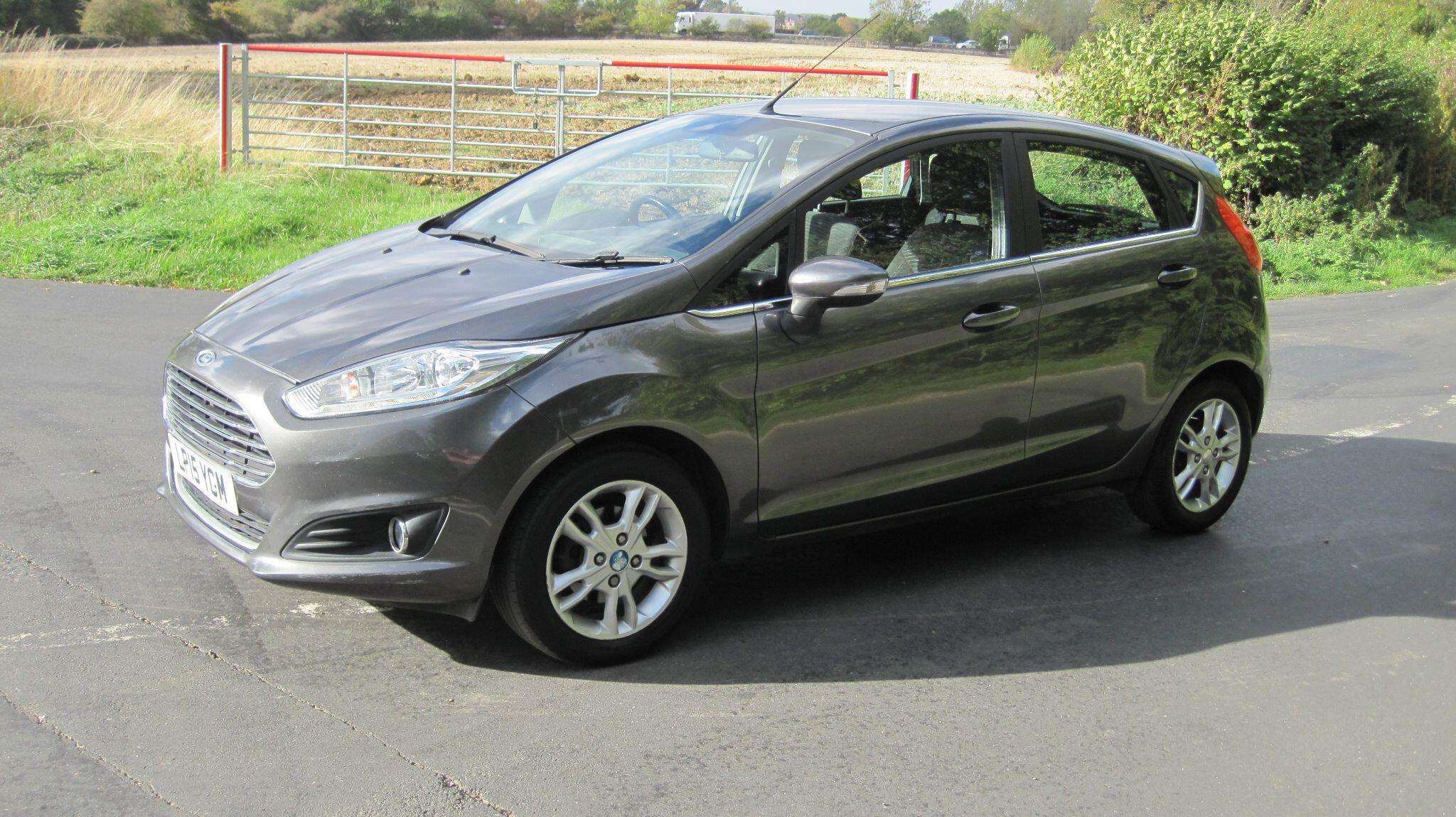 A 2015 FORD FIESTA 1.25 Zetec Euro 6 5dr A 2015 FORD FIESTA 1.25 Zetec Euro 6 5dr