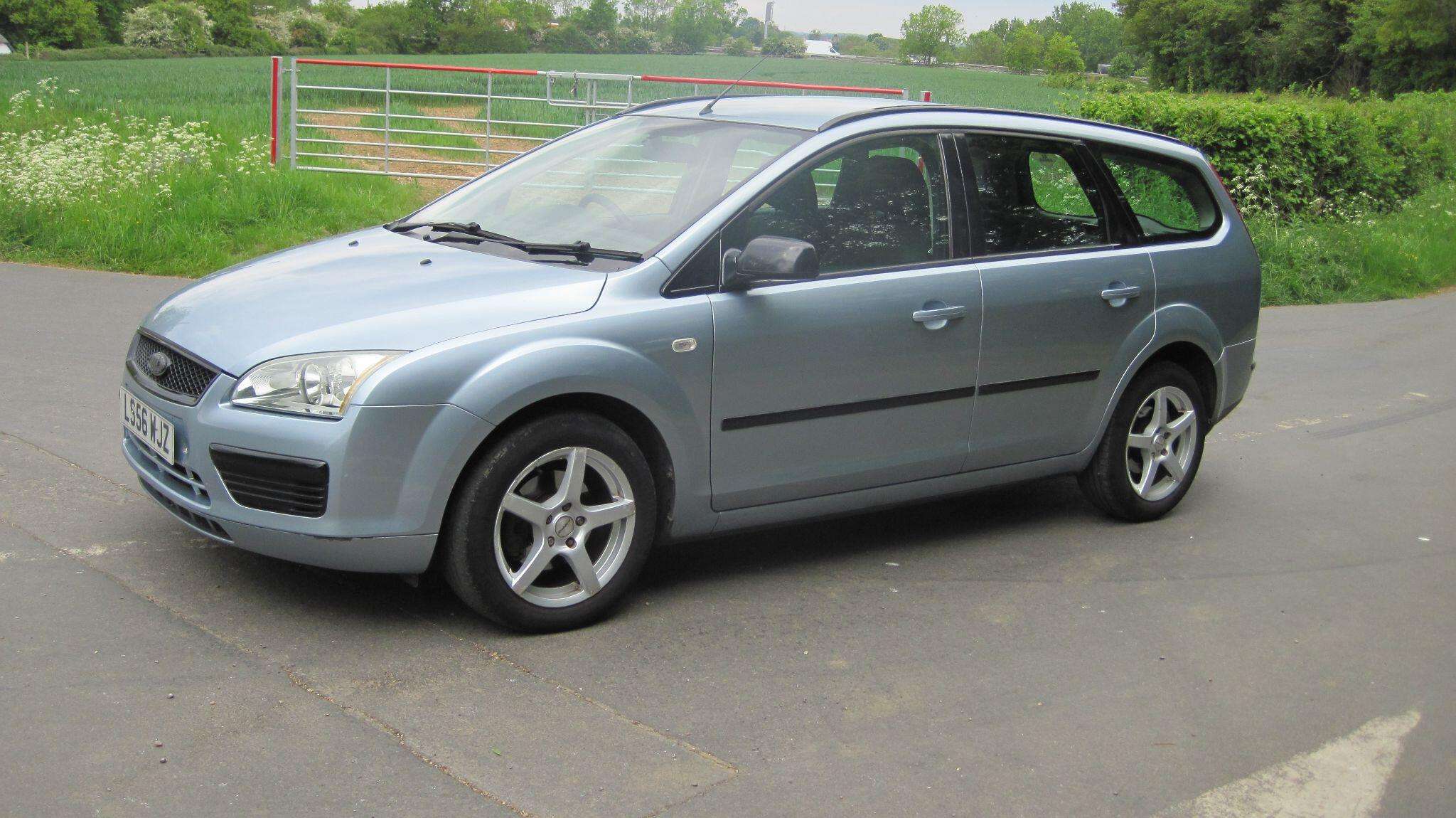 A 2006 FORD FOCUS 1.6 LX 5dr A 2006 FORD FOCUS 1.6 LX 5dr
