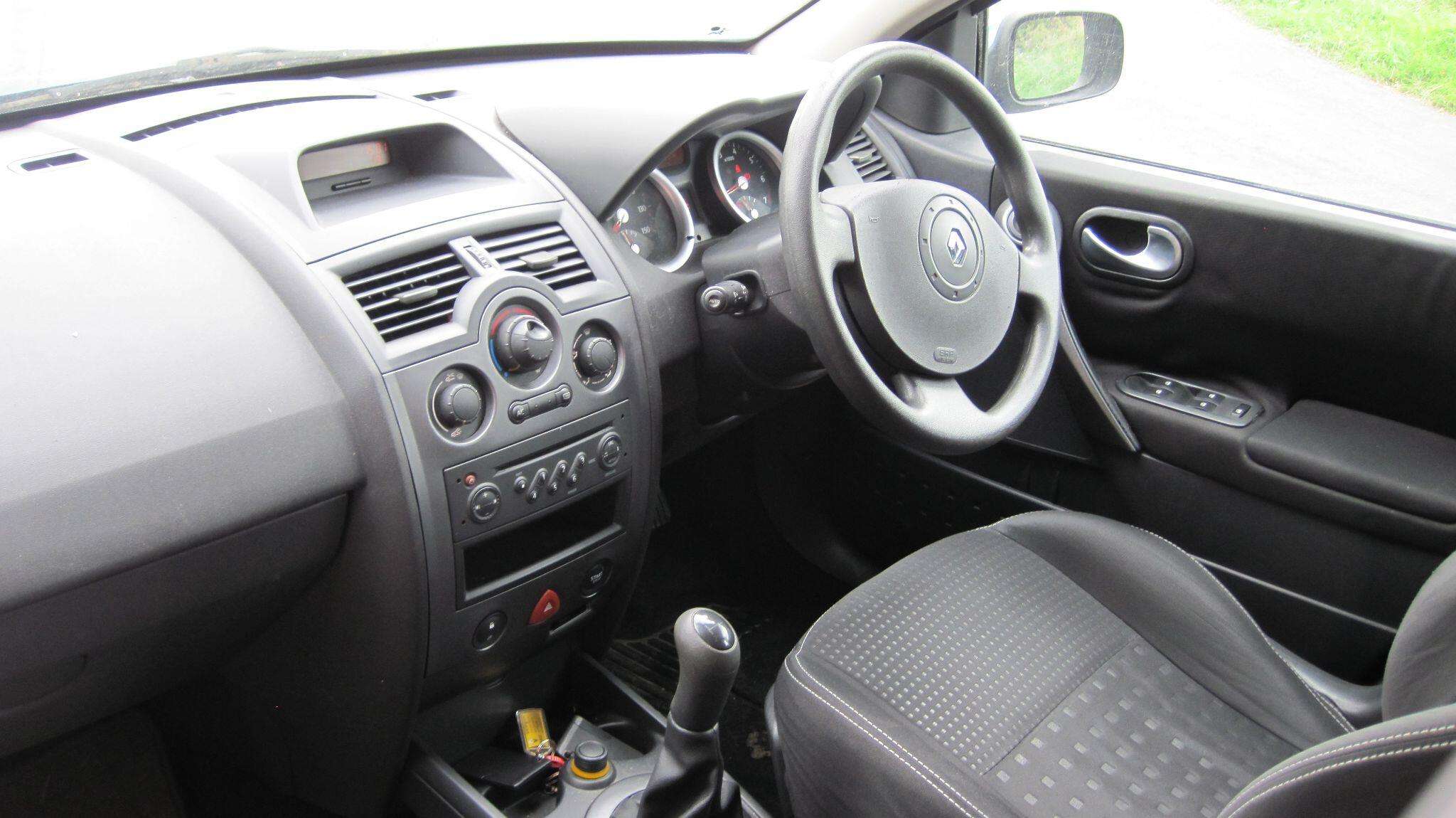 2005 RENAULT MEGANE 2005 RENAULT MEGANE