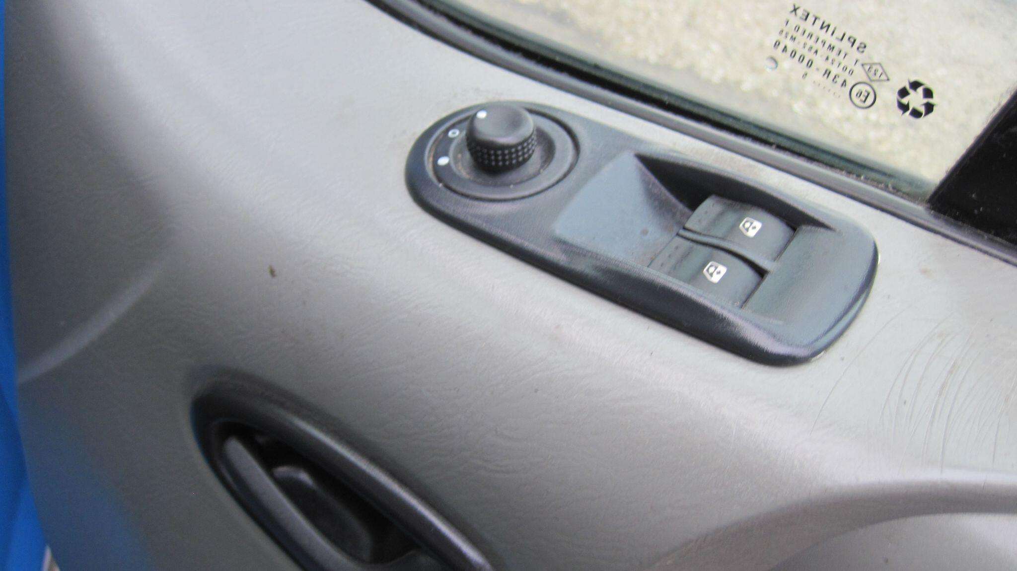 2010 VAUXHALL VIVARO 2010 VAUXHALL VIVARO