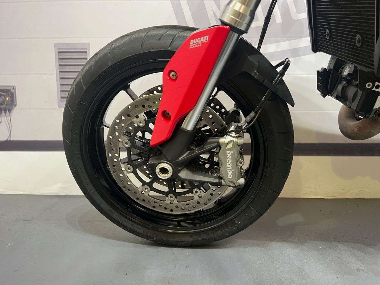 2015 DUCATI HYPERMOTARD 2015 DUCATI HYPERMOTARD