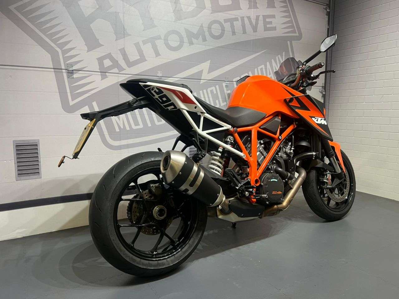 2014 KTM 1290 SUPER DUKE R 2014 KTM 1290 SUPER DUKE R