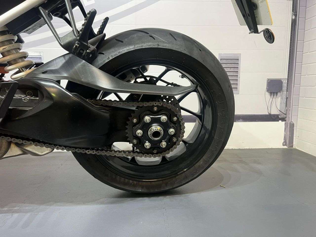 2014 KTM 1290 SUPER DUKE R 2014 KTM 1290 SUPER DUKE R