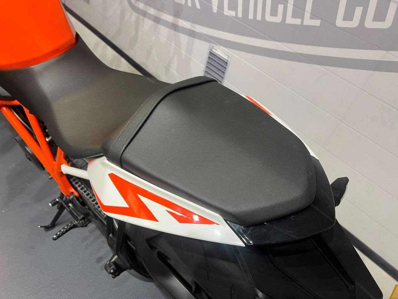 2014 KTM 1290 SUPER DUKE R 2014 KTM 1290 SUPER DUKE R