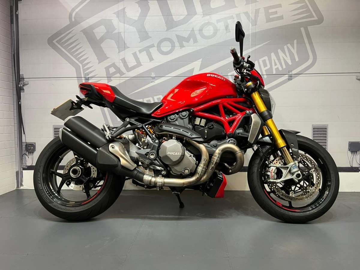 Check out this Ducati Monster 1200 2017 Petrol Manual