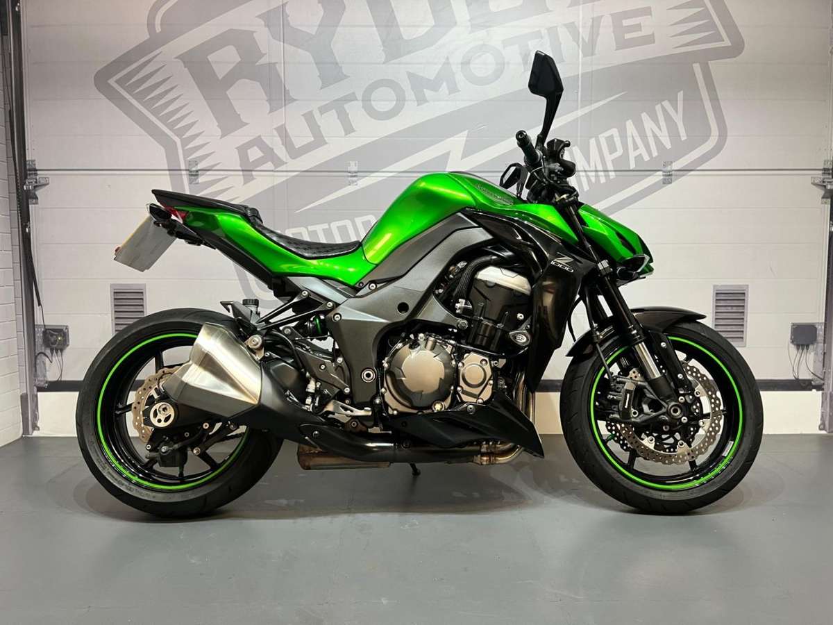 Check out this Kawasaki Z1000 2016 Petrol Manual