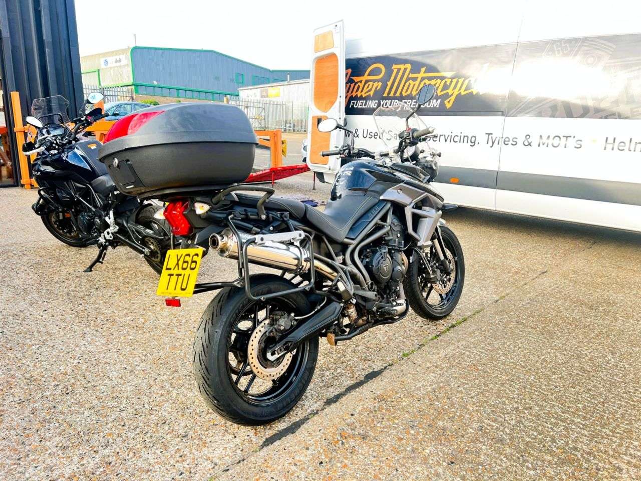 2016 TRIUMPH TIGER 800 2016 TRIUMPH TIGER 800