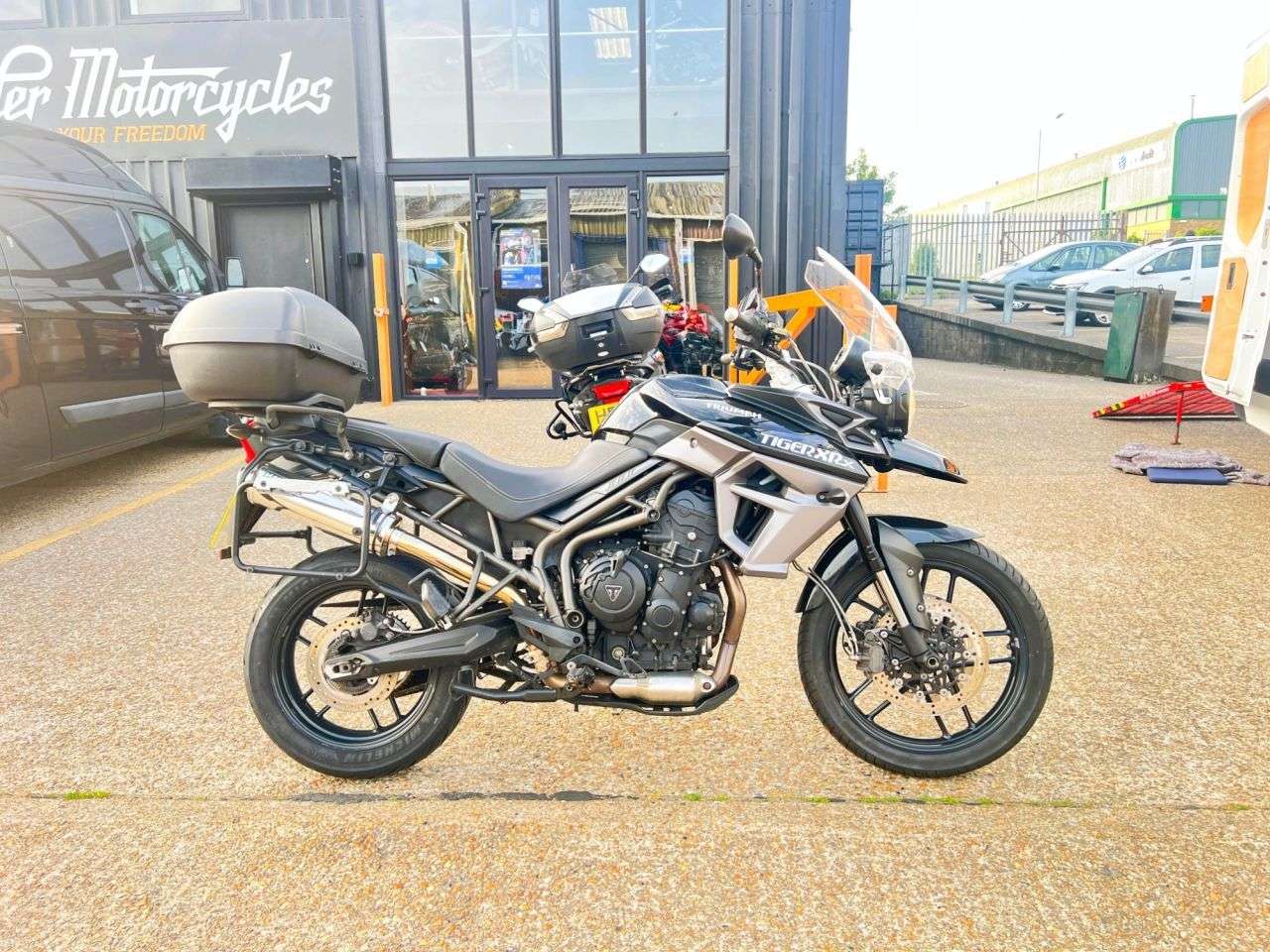 2016 TRIUMPH TIGER 800 2016 TRIUMPH TIGER 800