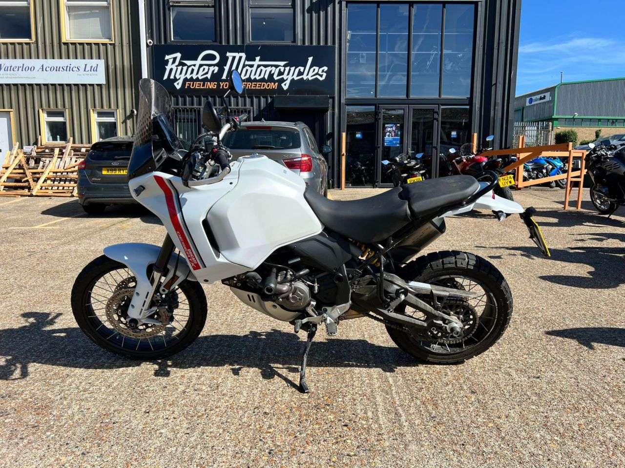 2023 DUCATI DESERTX 2023 DUCATI DESERTX