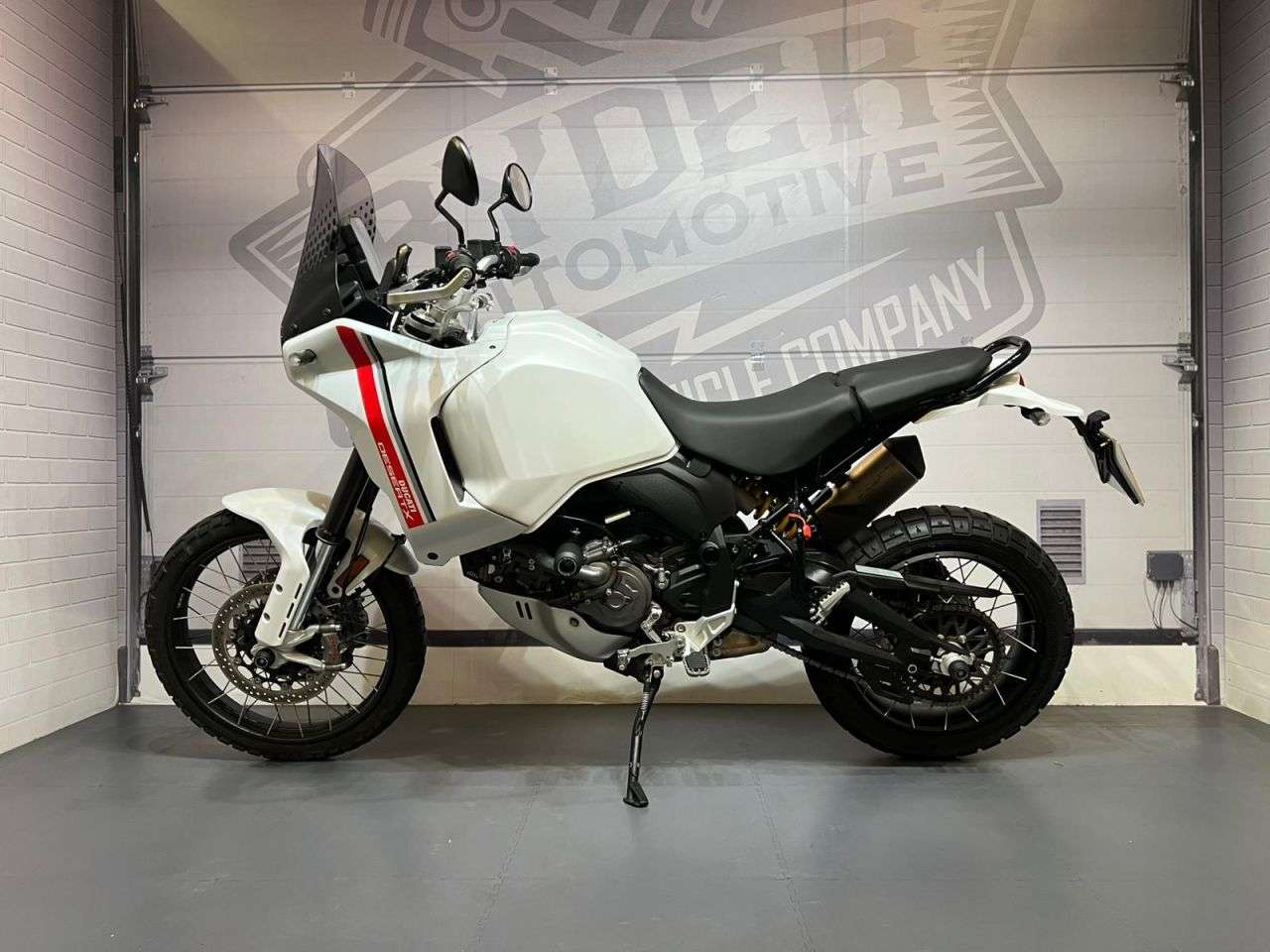 2023 DUCATI DESERTX 2023 DUCATI DESERTX