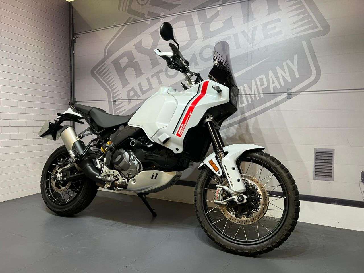 2023 DUCATI DESERTX 2023 DUCATI DESERTX