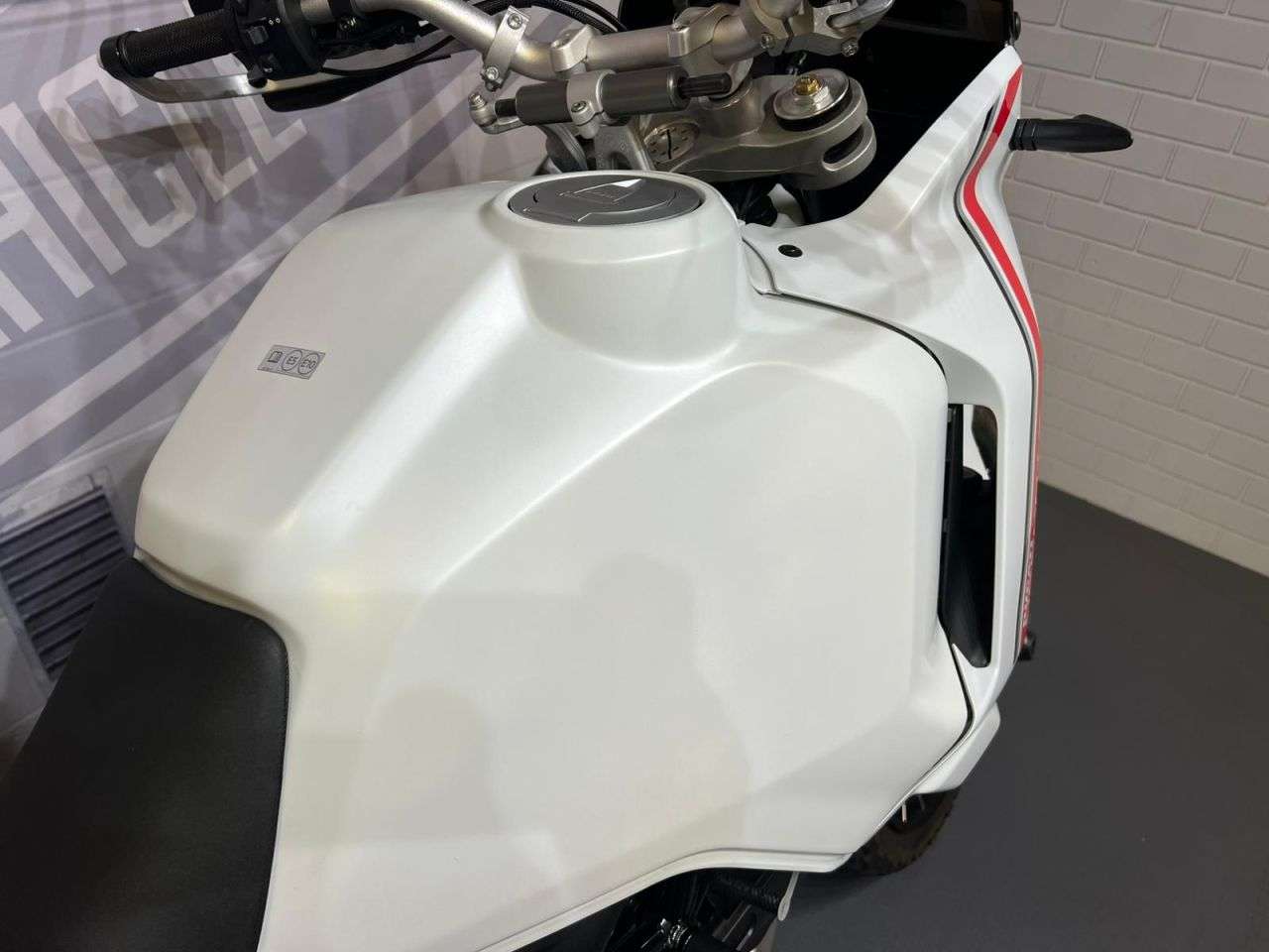 2023 DUCATI DESERTX 2023 DUCATI DESERTX