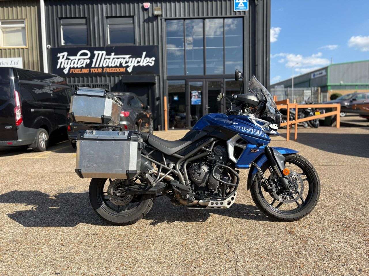 2019 TRIUMPH TIGER 800 2019 TRIUMPH TIGER 800