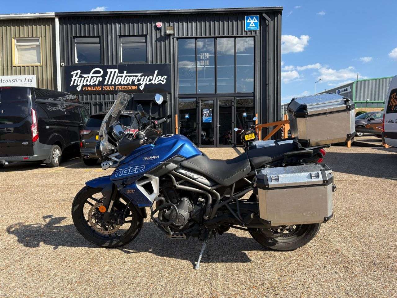 2019 TRIUMPH TIGER 800 2019 TRIUMPH TIGER 800