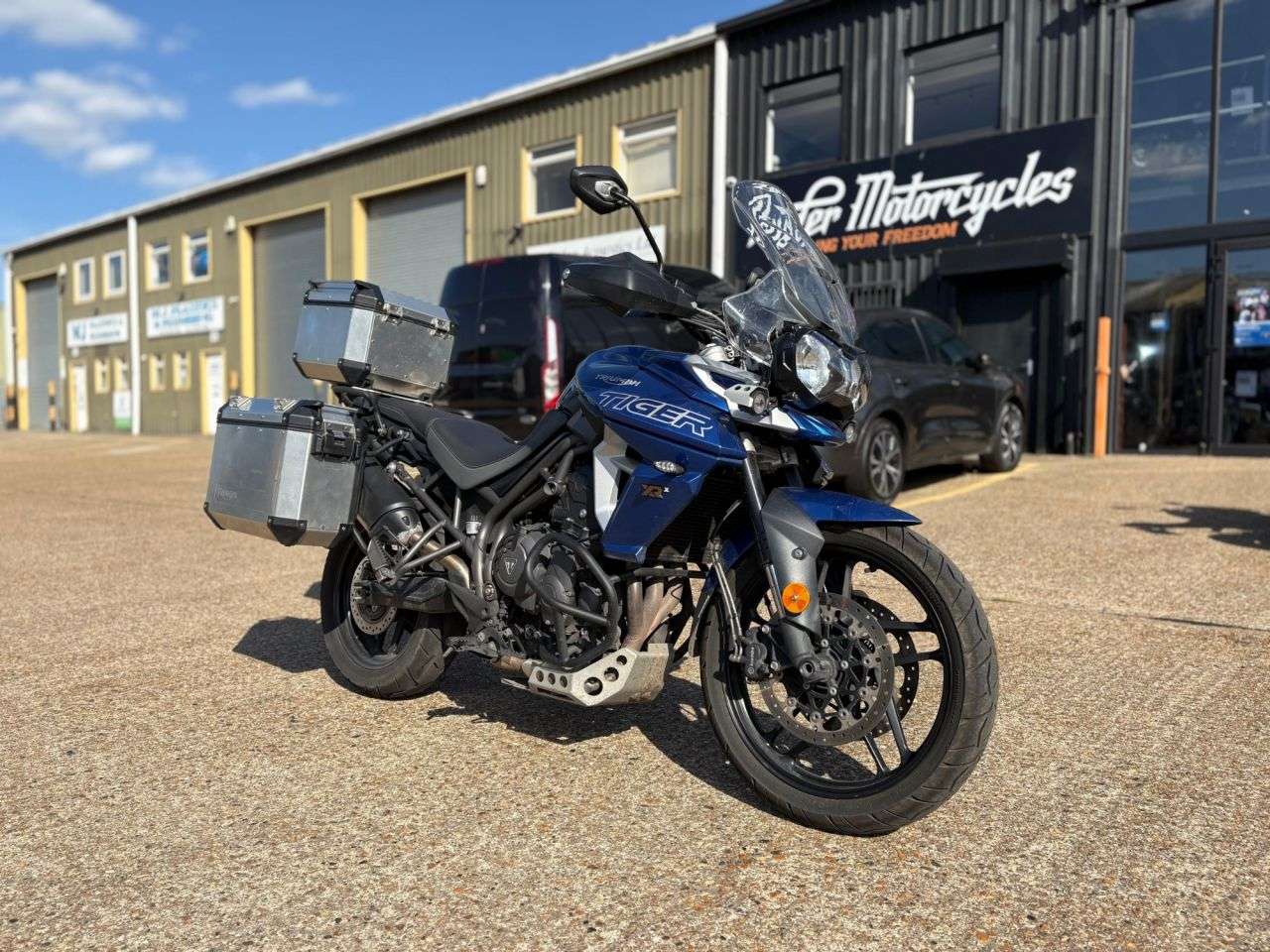 2019 TRIUMPH TIGER 800 2019 TRIUMPH TIGER 800