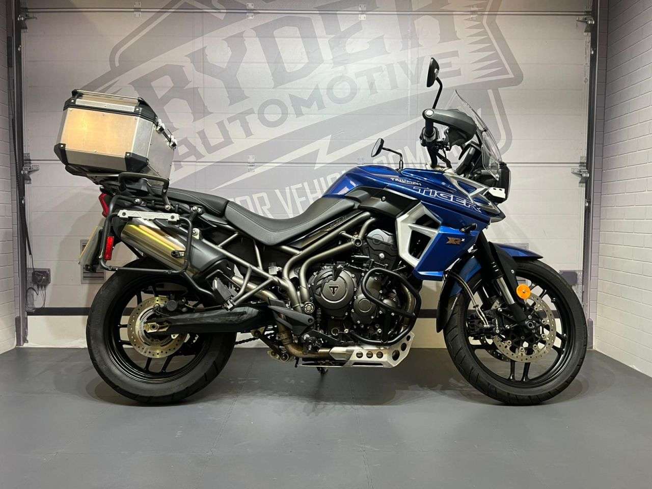 2019 TRIUMPH TIGER 800 2019 TRIUMPH TIGER 800