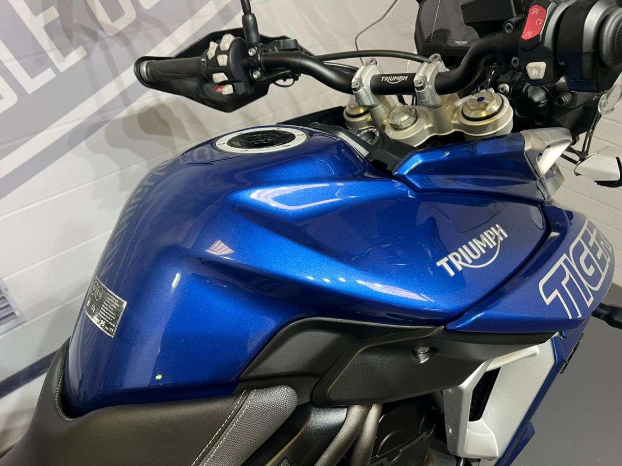 2019 TRIUMPH TIGER 800 2019 TRIUMPH TIGER 800