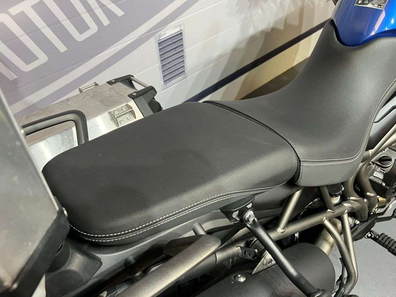 2019 TRIUMPH TIGER 800 2019 TRIUMPH TIGER 800