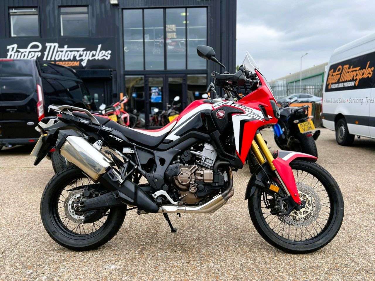 2017 HONDA CRF1000L AFRICA TWIN 2017 HONDA CRF1000L AFRICA TWIN