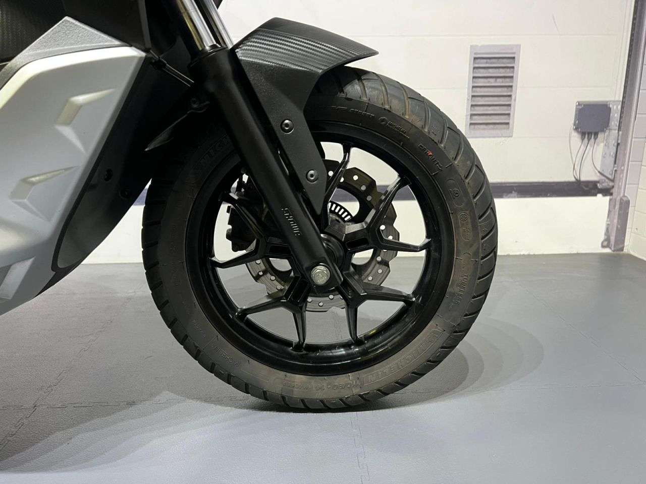 2023 APRILIA SR GT 125 2023 APRILIA SR GT 125