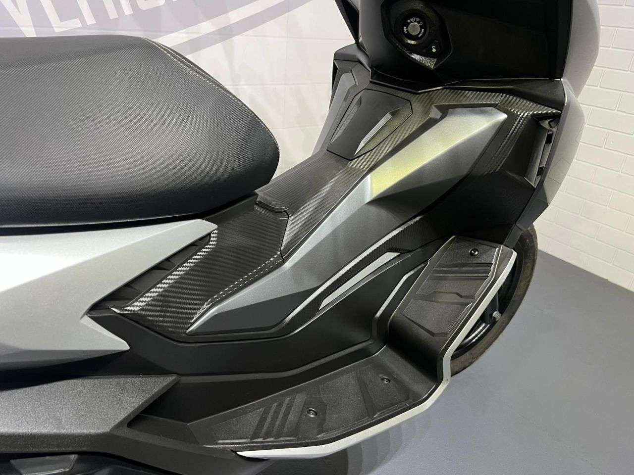 2023 APRILIA SR GT 125 2023 APRILIA SR GT 125