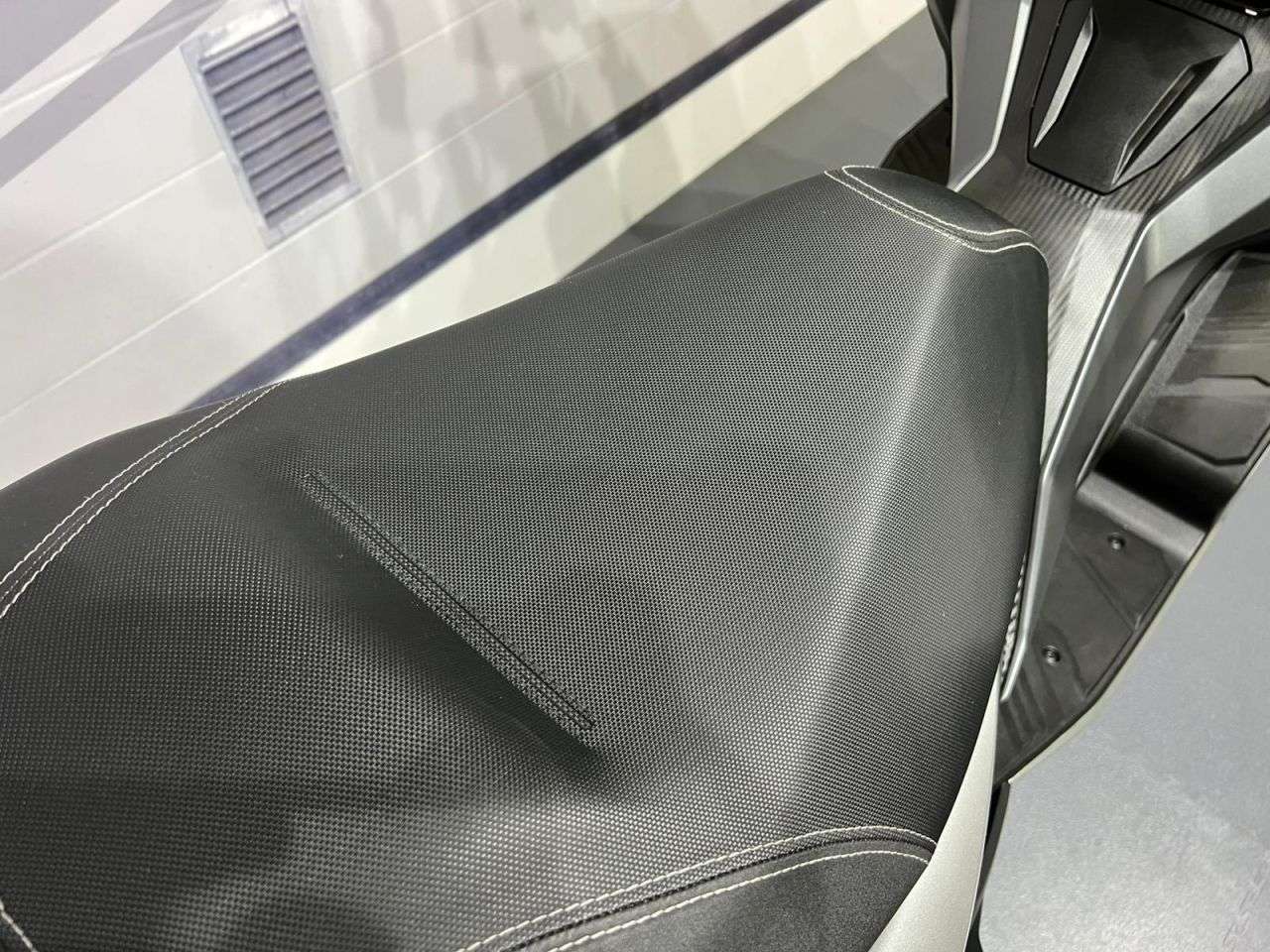 2023 APRILIA SR GT 125 2023 APRILIA SR GT 125