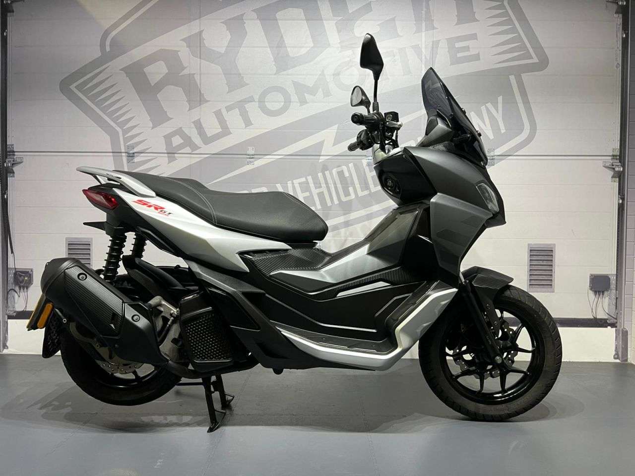 2023 APRILIA SR GT 125 2023 APRILIA SR GT 125