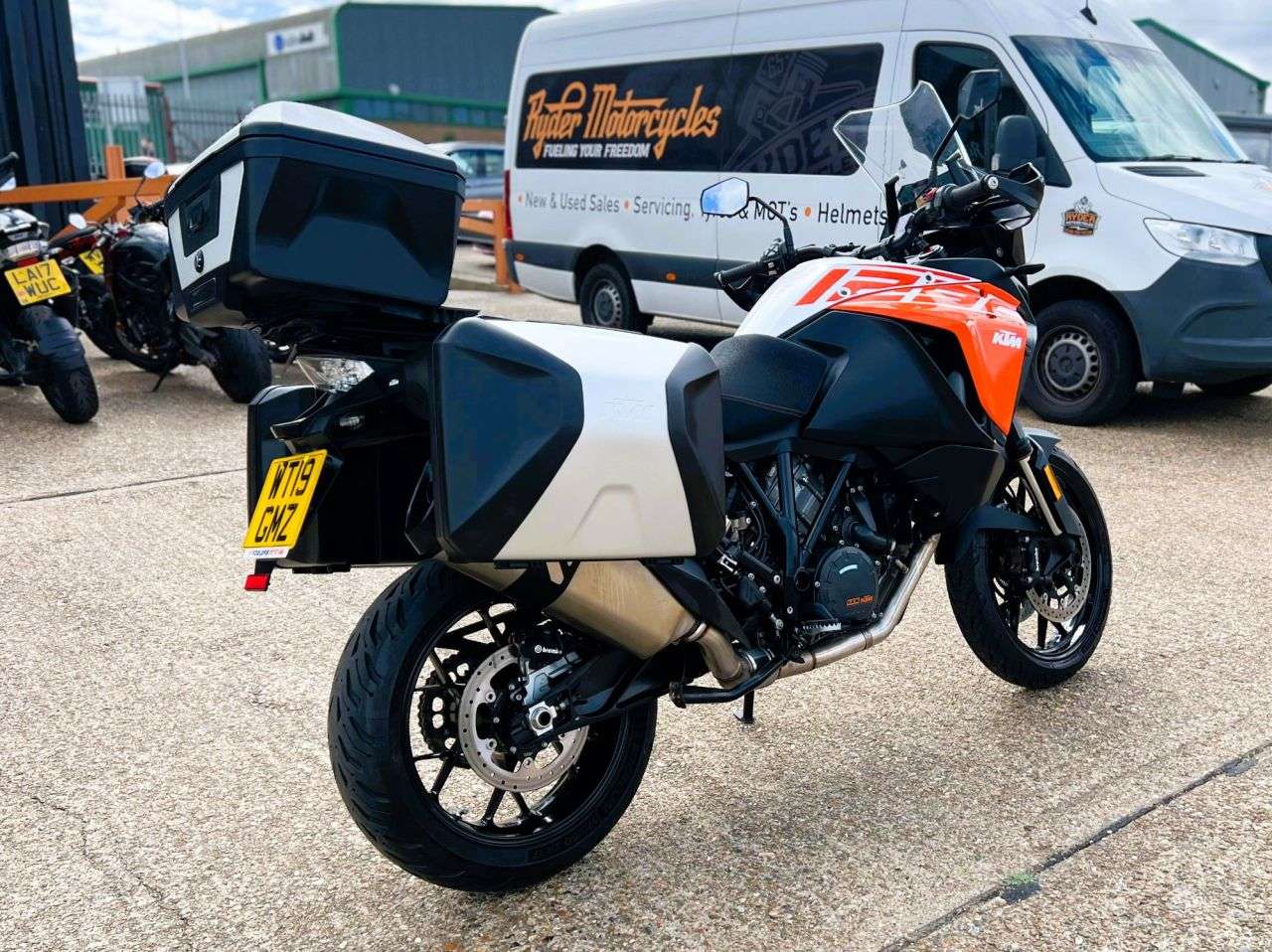 2019 KTM 1290 SUPER ADVENTURE S 2019 KTM 1290 SUPER ADVENTURE S