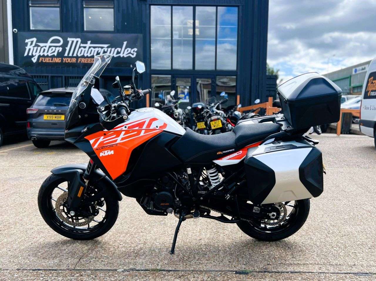 2019 KTM 1290 SUPER ADVENTURE S 2019 KTM 1290 SUPER ADVENTURE S